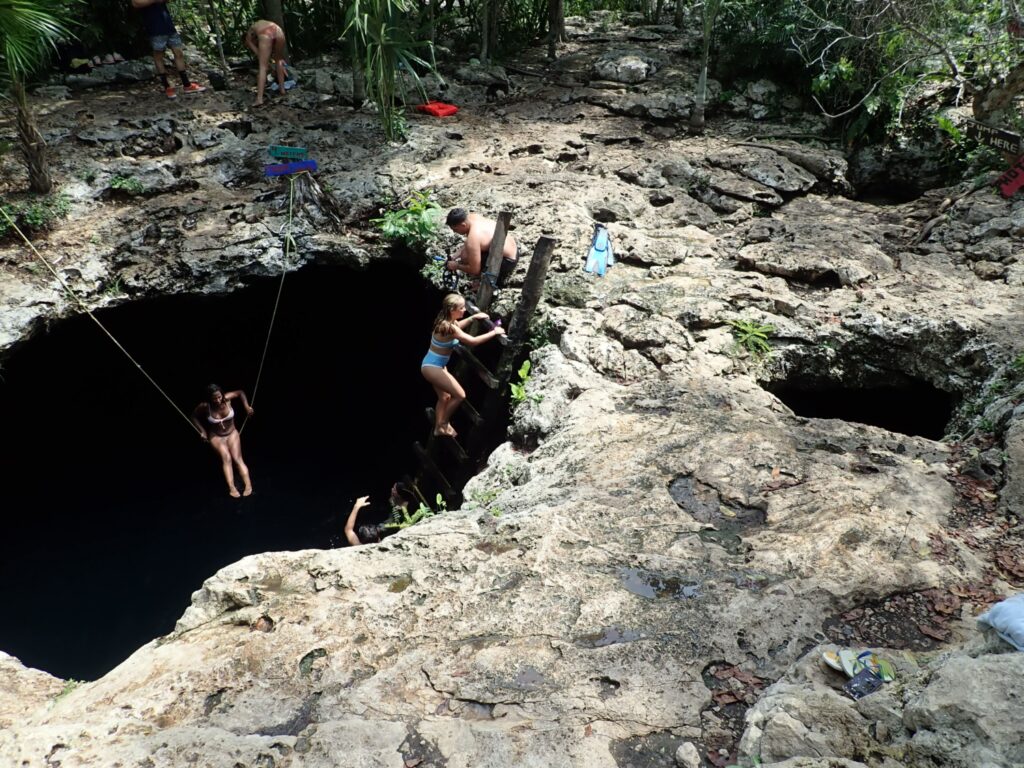 cenote Calavera